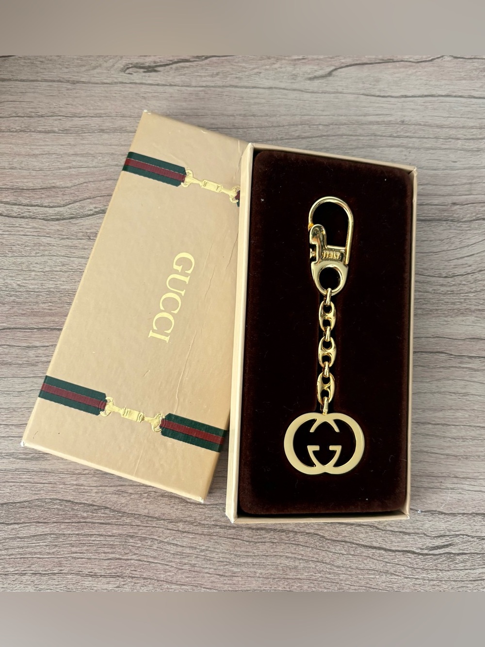 Vintage Gucci Rare GG gold plated keychain in Box